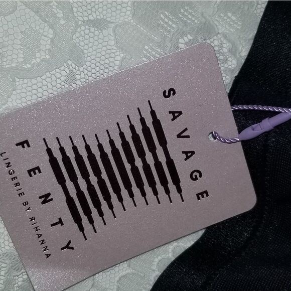 Savage Fenty By Rihanna T-shirt Bra - 40G new with tags black - Picture 2 of 11
